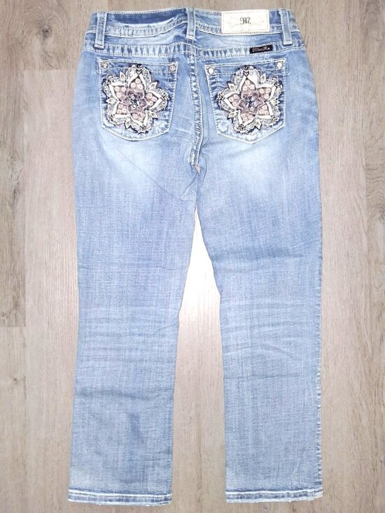 Miss Me Denim - Miss Me Mid-Rise Capri Jeans Size 27 Western Cowgirl Rhinestone Bling Flowers